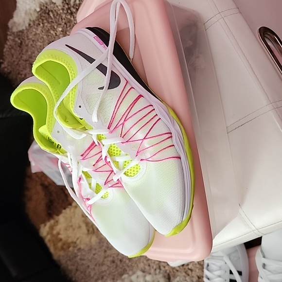 Women's shoes - Picture 2 of 5